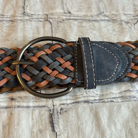 FAUX DENIM LOOK WOVEN WOMENS TWO TONE BELT SILVER TONE BUCKLE SIZE 13 - Picture 5 of 10